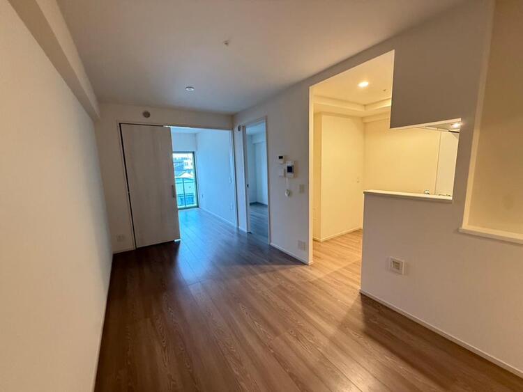 居間 居心地の良い空気感は、暮らしのステージを彩り、心からのやすらぎと満足感を与えてくれます。