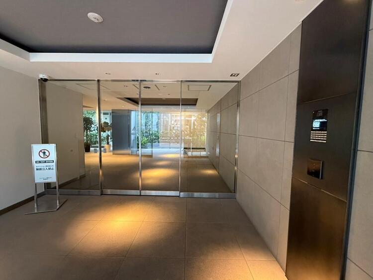 エントランス エントランスは、毎日の行き帰りで使う大事な空間です。