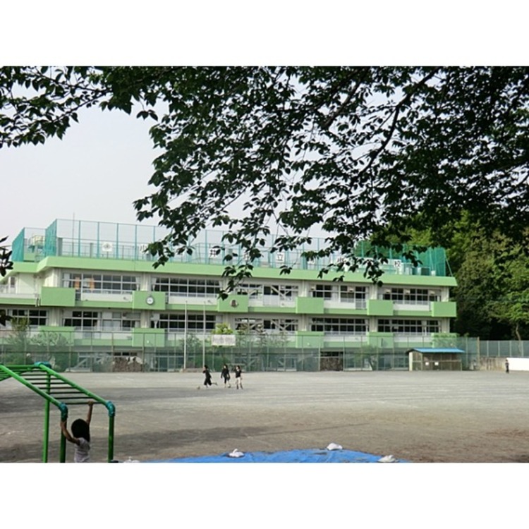 周辺 南小学校(約400m)