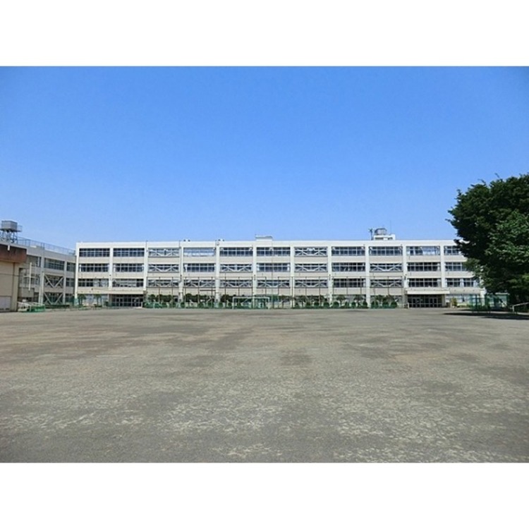 周辺 第二中学校(約800m)