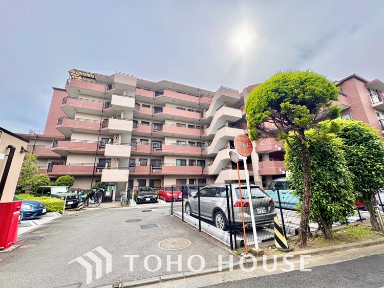 外観 漂う上質な空気感、マンションに入れば「おかえりなさい」と笑顔で迎えてくれるエントランス。最良の心配りを感じるマンションでした。
