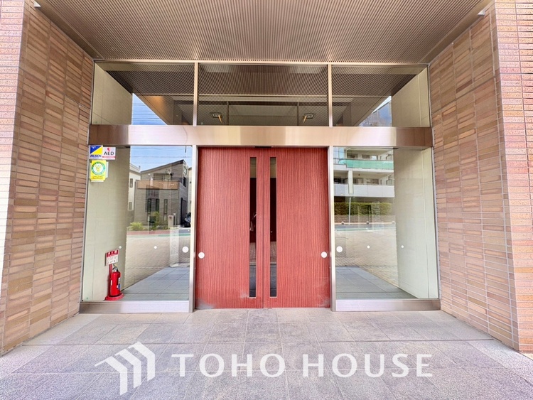 外観 風の通り道。舞い込んでくる風が優しく躍り、室内に爽やかな空気を運んでくる。そこに季節の息吹を感じて、いまがどんな季節なのかを実感する。