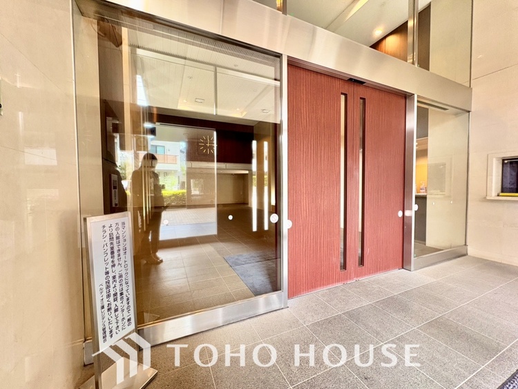 エントランス ◆瀟洒な空間◆落ち着きのある彩が見事に調和させた瀟洒な空間を演出。ここに集まる家族の会話と笑顔が絶え間なく続く幸せな空間。