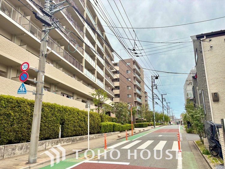 その他 叶えたかったのは落ち着きのあるナチュラルな風合い、そして開放感があるリビング。優雅な気分に浸れる幸せな時間を家族が自然と集まりたくなるこの空間で。