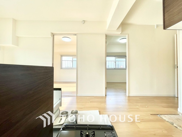 内装 【LIVING】◆眩い◆光が燦々と入り、家族の笑顔を照らす。「いつまでも続いて」と願う夢のような毎日がここにある。