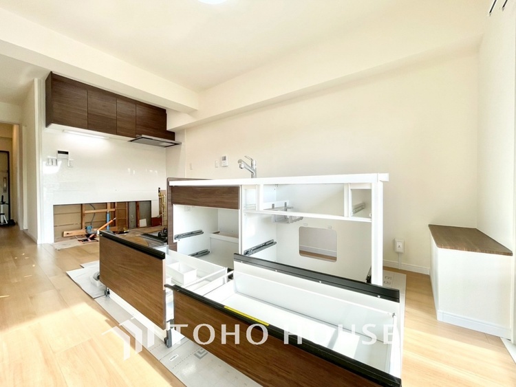 内装 【LIVING】◆住む喜び、楽しさ、感動◆を君と共有したい。いつまでもずっと家族を見渡せるこの広い空間で。