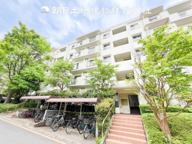 外観 表現された空間はたくさんの光を浴び、風を感じ、暮らしの時間を豊かにしてくれます。