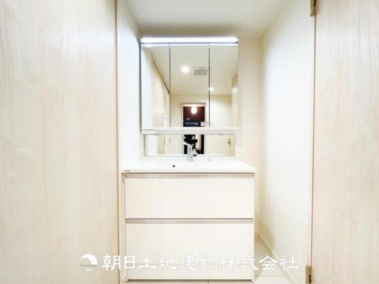 洗面 慌ただしい1日が始まり、充実した1日の終わりを締めくくる洗面所。