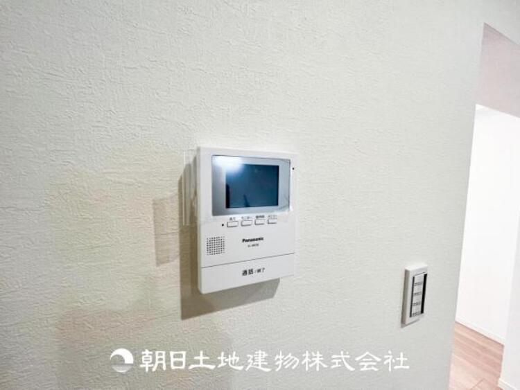その他 TVモニター付きインターホンは訪問者のお顔を確認出来安心な機能です！