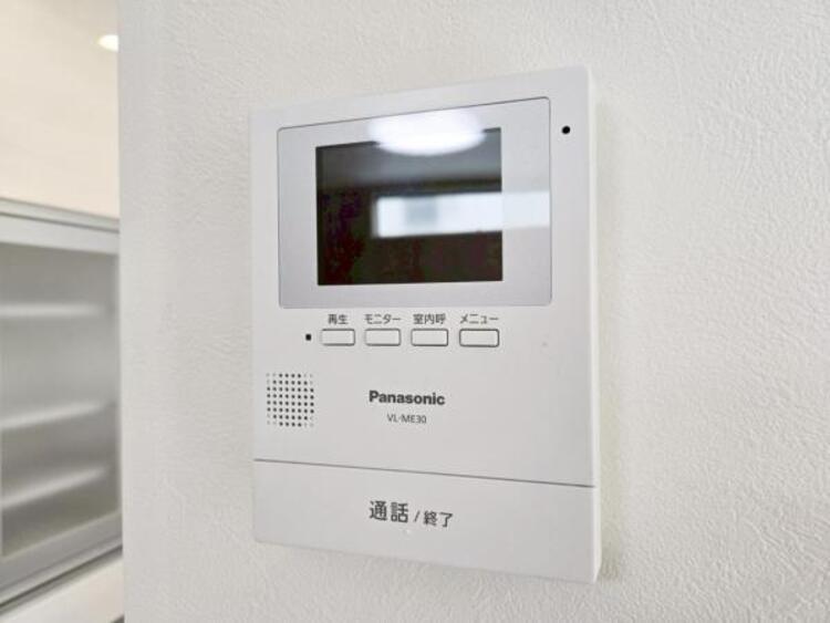設備 【設備】お客様のお顔が確認出来るので、セキュリティ対策にも最適のモニター付きインターホン。