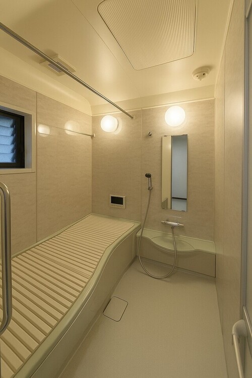 風呂 浴室乾燥機、TVモニター、大きなバスサイズでゆったりお風呂も楽しめます♪※家具消し加工を行っております。