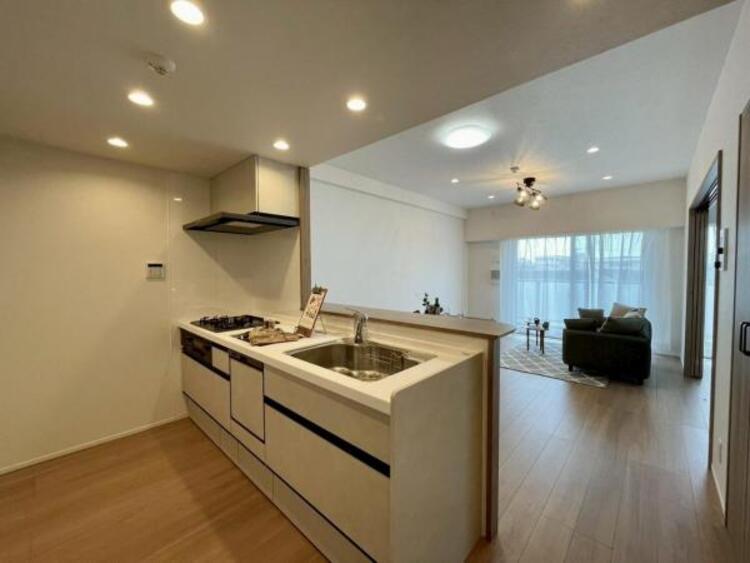 居間 食と憩いの場がゆるやかに続く、家族の存在を感じられるLDKです