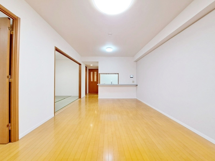 居間 快適に過ごす毎日を求めて、暮らしの中でご自身の「マイホーム」に創り上げて下さい。