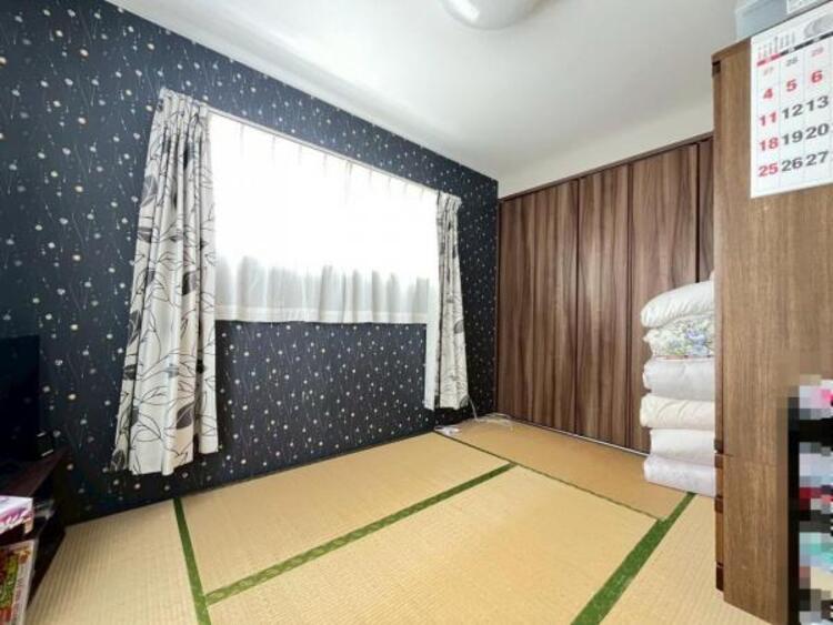 内装 リビング続き間の和室はお子様を遊ばせるスペースとしても重宝します。（2025.4.27撮影）