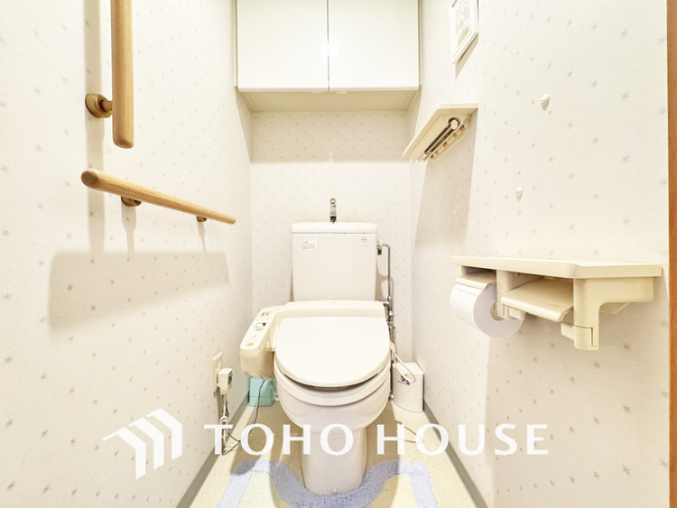 トイレ 清潔な洗浄機能付温水シャワートイレ