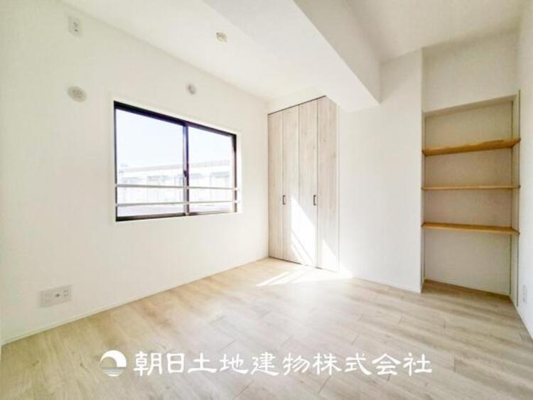 内装 【居室】設計者のセンスが求められる大切な空間だからこそ、落ち着いて過ごせる癒しと寛ぎの空間が欲しい。そんな願いを叶えました。