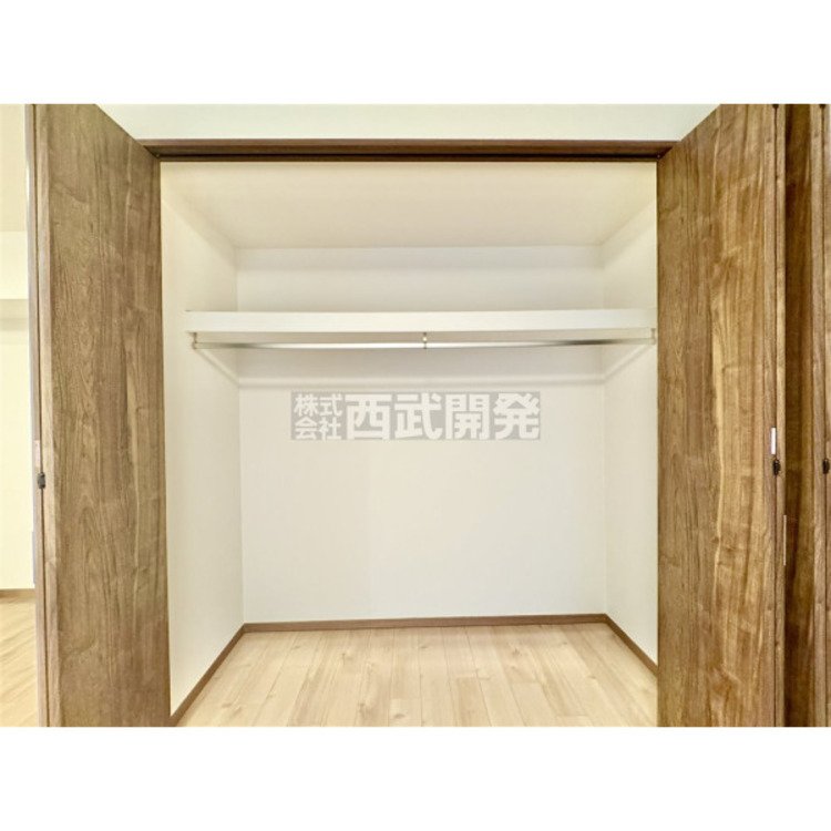 収納 洋服などをすべて収納して室内空間は広々快適