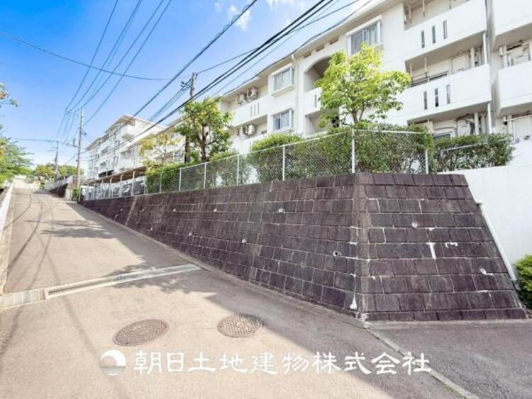 外観 【外観写真】特別な空間はたくさんの光を浴び、風を感じ、暮らしの時間を豊かにしてくれます。デザインされた空間と充実した建物と共に大切な家族の思い出を刻んでいきます。