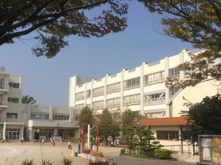 周辺 八潮市立松之木小学校