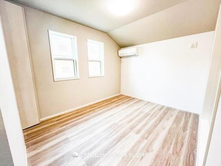 内装 人間の感性を育むプライベートルームはシンプルが１番だと思います。