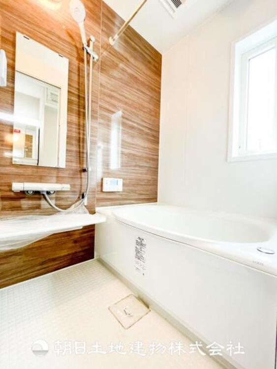 風呂 1日の疲れを癒すバスタイム。心地よいリラックスを叶える独立した美しい空間です。