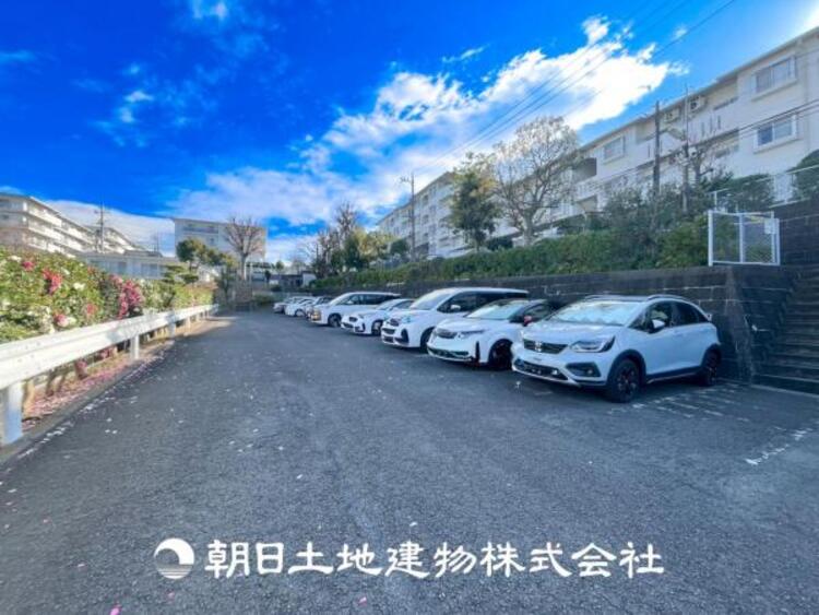 駐車場 【駐車場】 敷地内駐車スペース。日々の暮らしにも大切なスペースです。