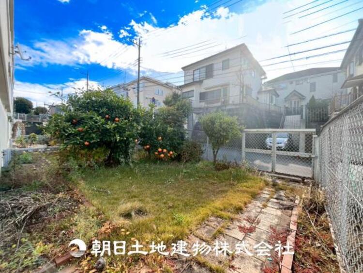 その他 【お庭】年中大活躍のプライベート空間になるお庭は、ご家族の団らんの場として最適なスペース。夏場にはご家族やご友人を招待してのＢＢＱやお子様の水遊びも楽しめますね！家族の思い出作りの場として。