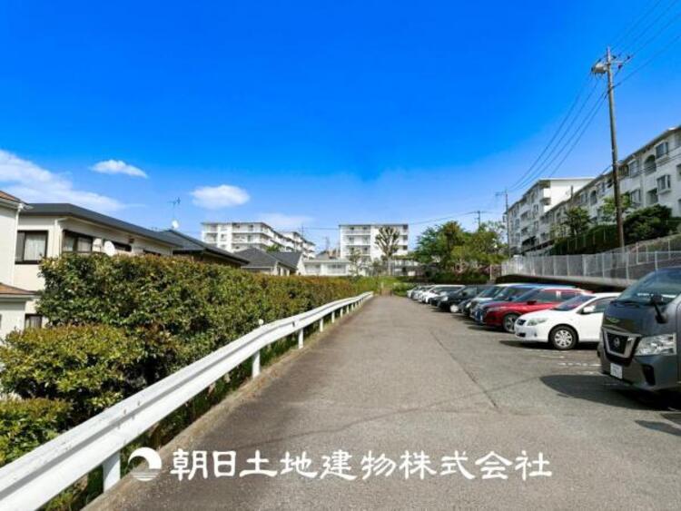 その他 【駐車場】 敷地内駐車スペース。日々の暮らしをスムーズに。