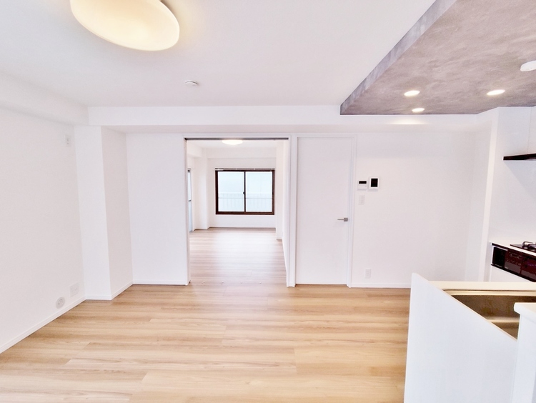 居間 飾り過ぎないシンプルな内装と偏り過ぎないデザインで統一しました。