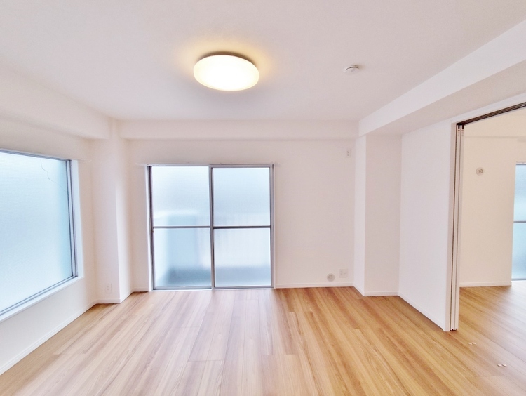 居間 快適に過ごす毎日を求めて、暮らしの中でご自身の「マイホーム」に創り上げてください。