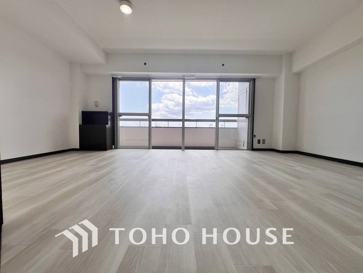 内装 広がりのある住空間リビング・ダイニング