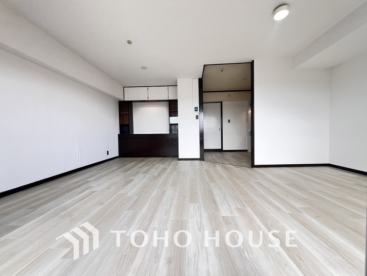 内装 シンプルですっきりとした室内は飽きのこない居心地の良い雰囲気です