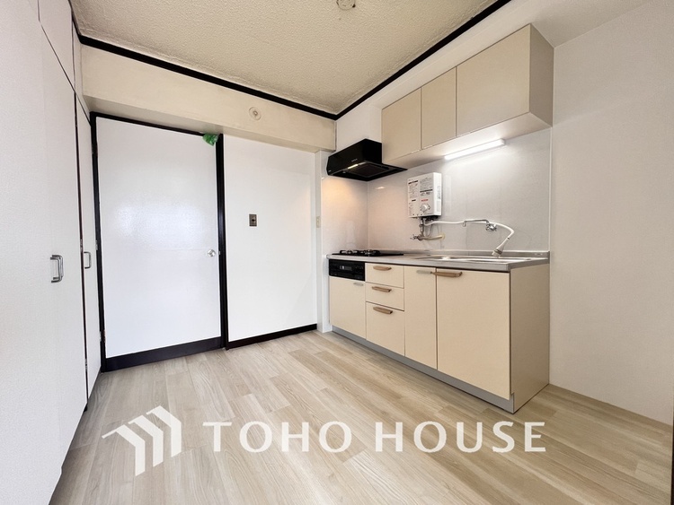 キッチン シンプルな部屋の雰囲気に溶け合うナチュラルキッチン