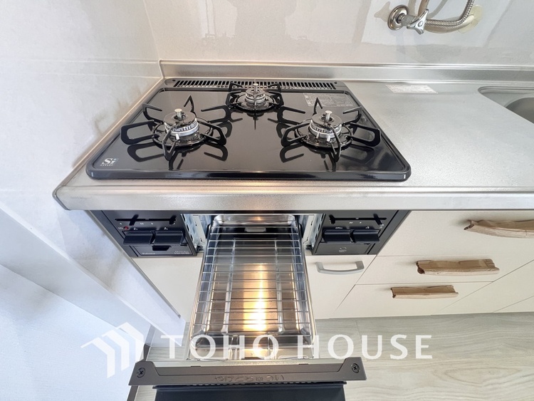 その他 3口ガスコンロで効率よくお料理できますね