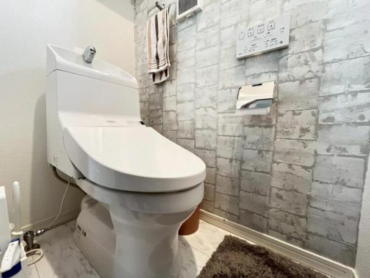 トイレ 清潔感溢れるトイレ。落ち着いた空間で安らぎのひとときをお過ごしいただけます。（2025.4.27撮影）