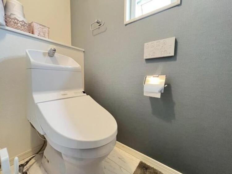 トイレ 2階にもトイレを設置。朝の身支度をする際の混雑緩和などに有効にお使いいただけます。（2025.4.27撮影）