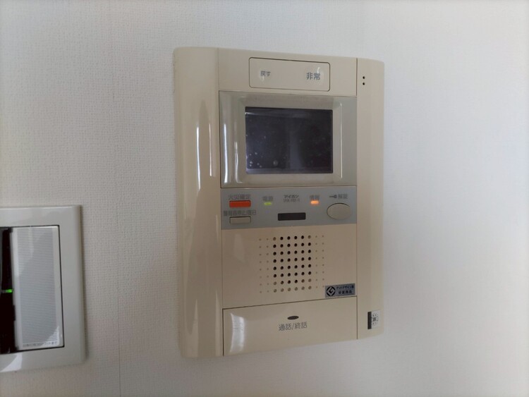 その他 誰が来てもわかる様にモニター付きインターホンを設置。