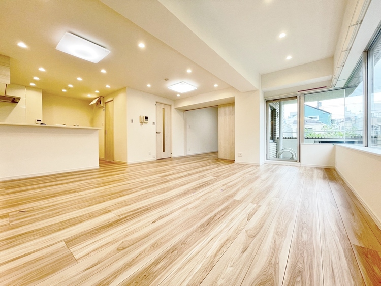 居間 飾り過ぎないシンプルな内装と偏り過ぎないデザインで統一しました。