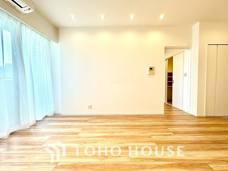 内装 ◆住む喜び、楽しさ、感動◆を君と共有したい。いつまでもずっと家族を見渡せるこの広い空間で。