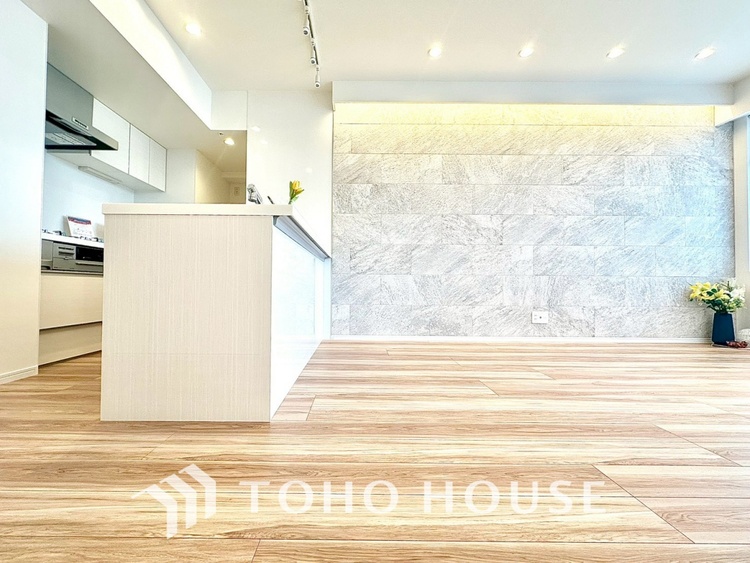 バルコニー ◆simple is best◆無駄のない綺麗なつくりのリビングルームであなただけの暮らしを。