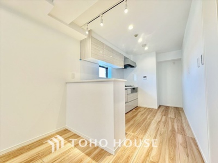 内装 ◆陽光◆が差し込む。この開放的なLDKに家族の笑顔が集う。家族が一緒に過ごす空間は明るく、そして居心地よく。