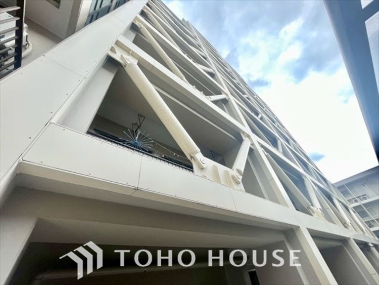 その他 【ENTRANCE】◆家族◆帰りを待つ家族の元へと急ぐときの弾む思い。そんな思いを引き立てる。