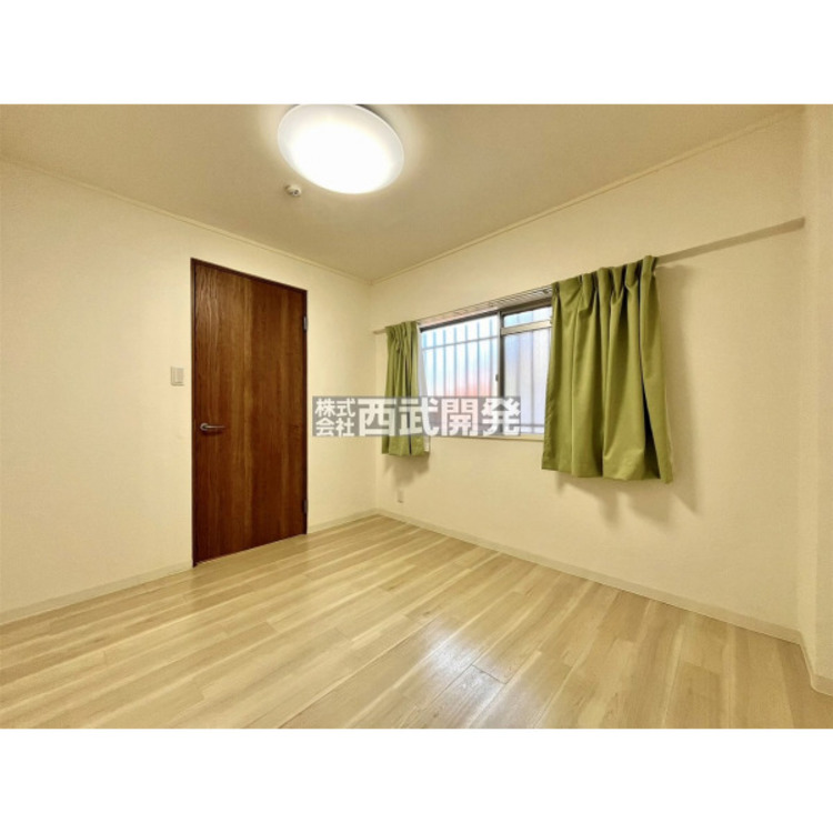 内装 5帖の洋室