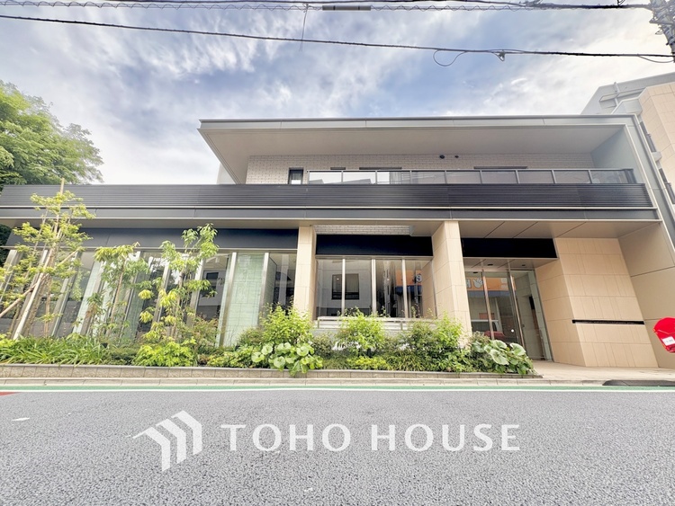 外観 漂う上質な空気感、マンションに入れば「おかえりなさい」と笑顔で迎えてくれるエントランス。最良の心配りを感じるマンションでした。