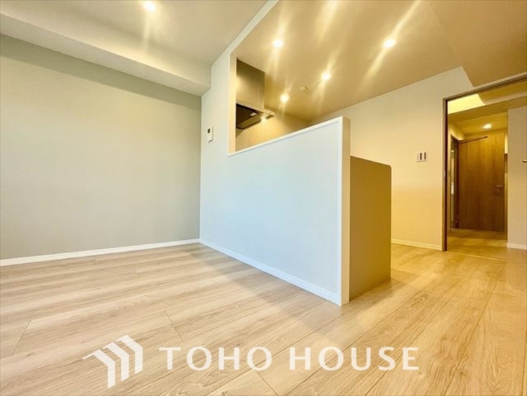 内装 【LIVING】◆眩い◆光が燦々と入り、家族の笑顔を照らす。「いつまでも続いて」と願う夢のような毎日がここにある。