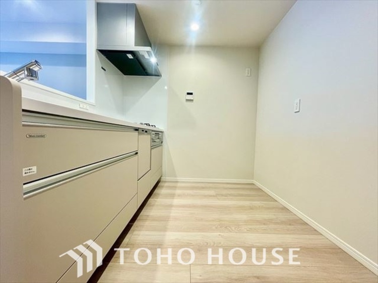 キッチン 【KITCHEN】◆ワクワク◆開放的で機能性も高いシステムキッチン。お子様は毎日のご飯にワクワク！