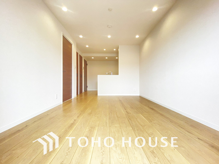 内装 シンプルな内装は落ち着きのある空間