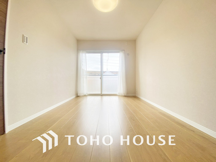 内装 感性を育むプライベートルームはシンプルでスマートな空間