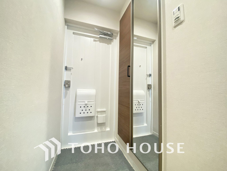 玄関 落ち着いた雰囲気の玄関、家族の帰りを暖かく迎えてくれます