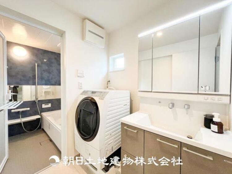 洗面 慌ただしい1日が始まり、充実した1日の終わりを締めくくる洗面所。